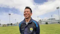 Penjaga gawang Persib Bandung, I Made Wirawan. (Bola.com/Erwin Snaz)