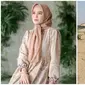 Potret Masayu Clara Pakai Gamis. (Sumber: Instagram/masayuclara)