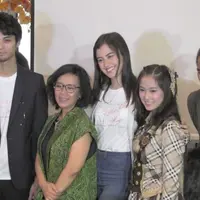 Keluarga sudah mengenal Edward Akbar, Kimberly Ryder ingin menikah di usia 25 tahun. 