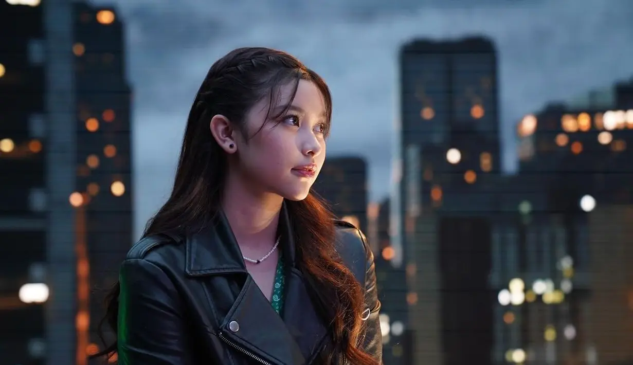 Gadis kelahiran 2008 ini tak hanya memiliki paras yang rupawan, tapi juga suara emas. Ya, Aquene sering membagikan momen dirinya bernyanyi di akun Instagram pribadinya. [Foto: Instagram/aqueneazizdjorghi]