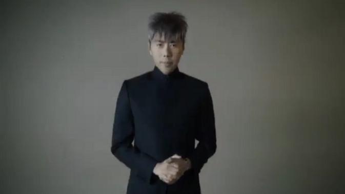 Roy Kiyoshi selama beberapa waktu ini menjadi perhatian publik dengan perubahan wajahnya. (Instagram/@roykiyoshi)