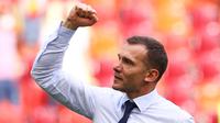 Andriy Shevchenko - Timnas Ukraina mampu membuat kejutan setelah berhasil lolos ke babak 8 besar Euro 2020 di bawah asuhan Andriy Shevchenko. (Foto: AFP/Marko Djurica)