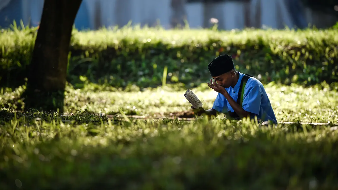15 Tahun Tsunami Aceh, Warga Panjatkan Doa di Kuburan Massal