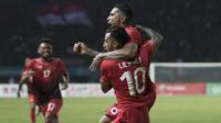 Striker Timnas Indonesia, Beto Goncalvez, merayakan gol yang dicetaknya ke gawang Taiwan pada laga Grup A Asian Games di Stadion Patriot, Jawa Barat, Minggu (12/8/2018). Indonesia menang 4-0 atas Taiwan. (Bola.com/Vitalis Yogi Trisna)