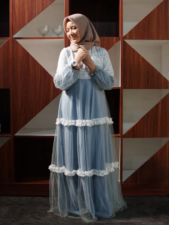 6 Potret Tiara Anugrah Pakai Hijab, Memesona Dipuji Makin Cantikv