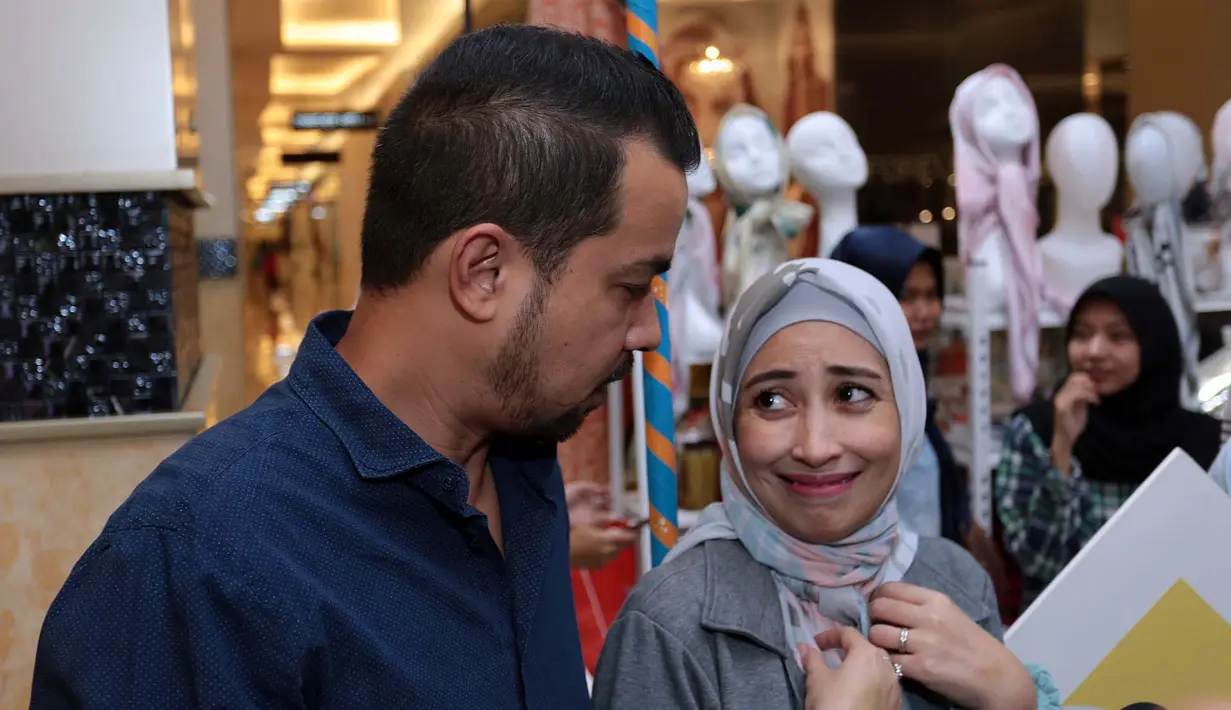 "Satu ada tipes, udah gitu ada infeksi, tapi gak tahu infeksinya dimana. Alhamdulillah gak terlalu lama di rumah sakit. Rumah sakitnya intens banget cek darah segala macam," kata Annisa Trihapsari di Kota Kasablanka, Rabu(27/9). (Deki Prayoga/Bintang.com)