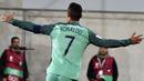 Bintang Portugal, Cristiano Ronaldo mencetak 15 gol selama babak kualifikasi Piala Dunia 2018. Portugal masih menyisakan satu laga melawan Swiss untuk merebut tiket otomatis ke putaran final Piala Dunia 2018. (AFP/Pascal Pavani)