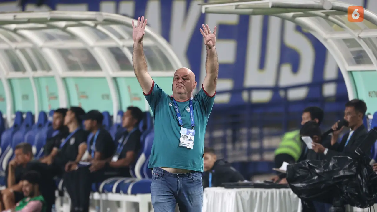 Pelatih Persib Bandung Bojan Hodak