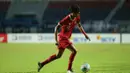 Pemain Timnas Indonesia U-23, M Ragil, mengontrol bola dalam pertandingan final Piala AFF U-23 2023 melawan Timnas Vietnam yang berlangsung di Rayong Province Stadium, Thailand, Sabtu (26/8/2023) malam WIB. (Dok. PSSI)