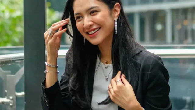 Potret fashion Mikha Tambayong yang bisa jadi inspirasi. (credit:instagram.com/miktambayong)