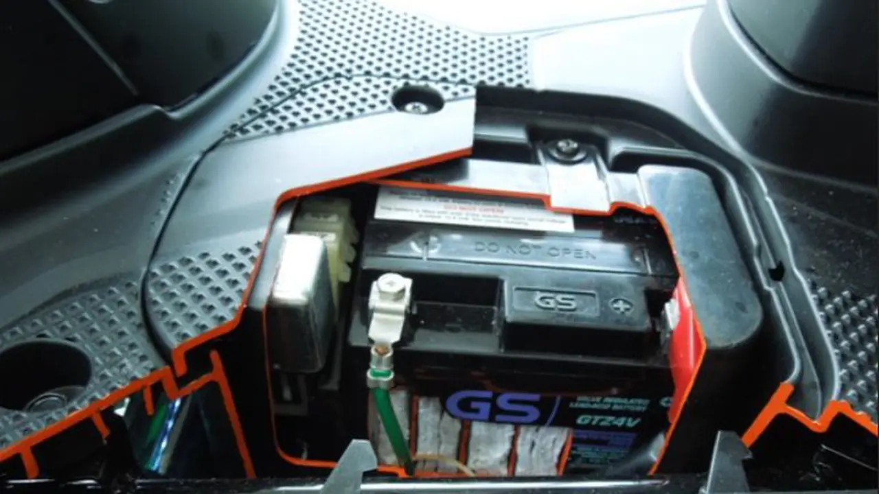 Cara Bongkar Pasang Aki Honda Beat