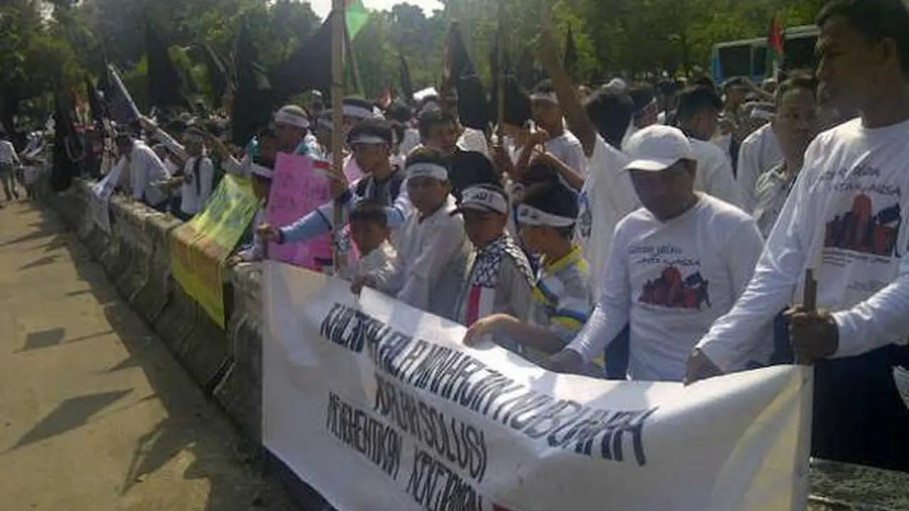 Demo anti-Zionis di depan Kedubes AS, Jakarta