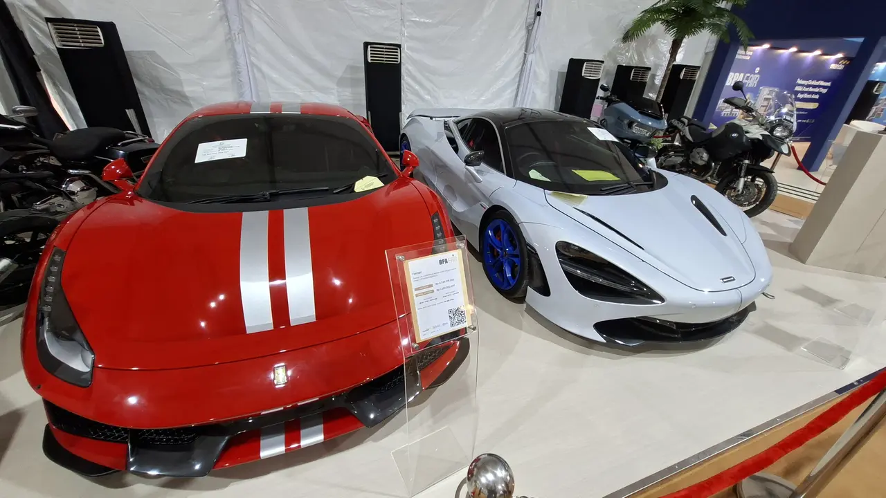 Melihat Deretan Barang Mewah Sitaan Dilelang: Ada Kalung 'Sandra Dewi' hingga Mobil Ferrari