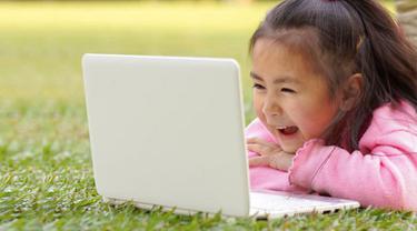 5 Cara Aman Mengawasi Anak Saat Menggunakan Medsos Dan Internet Parenting Fimela Com