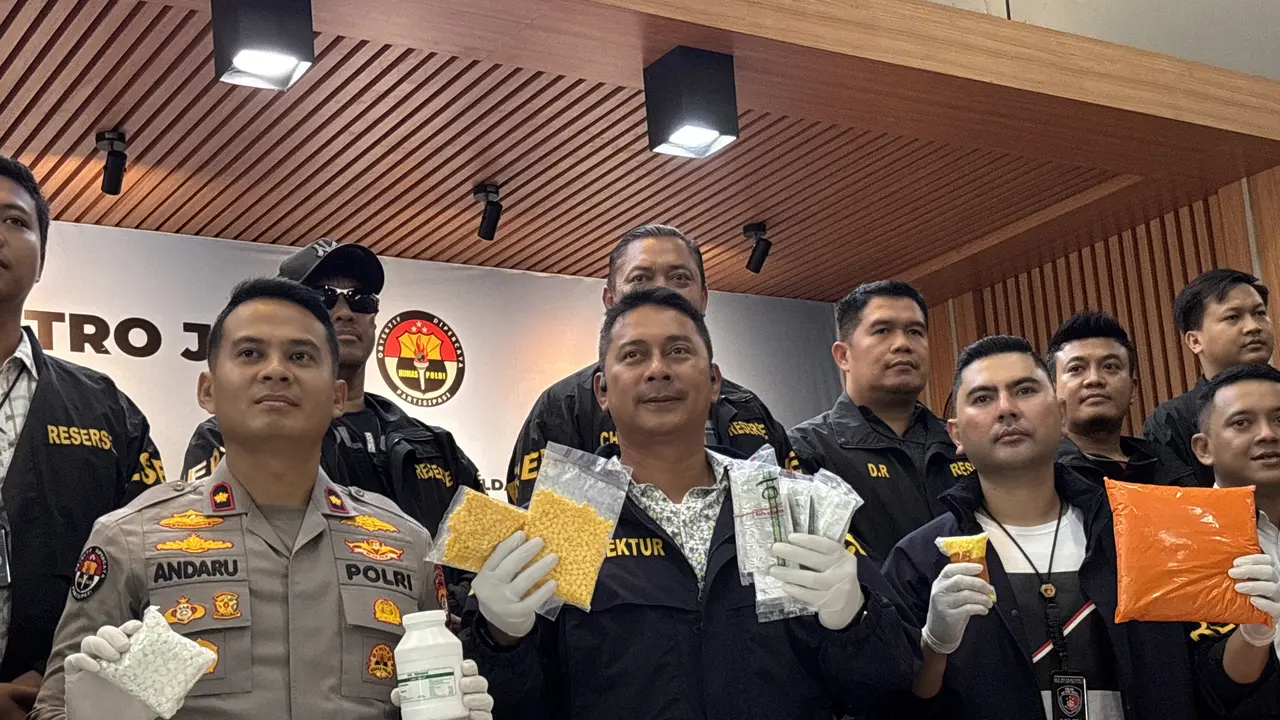 Polda Metro Jaya Bongkar Toko Kosmetik Jual Obat Keras Ilegal