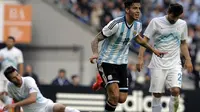 Penyerang Argentina, Ricardo Alvarez rayakan gol ke gawang Slovenia (ALEJANDRO PAGNI / AFP)