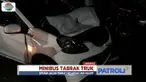Wanita yang mengemudi minibus tidak mengalami luka meski terlihat shock.