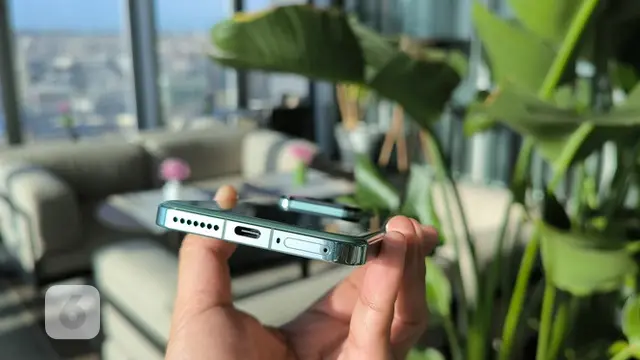 Desain Xiaomi 14 Tipis dan Nyaman