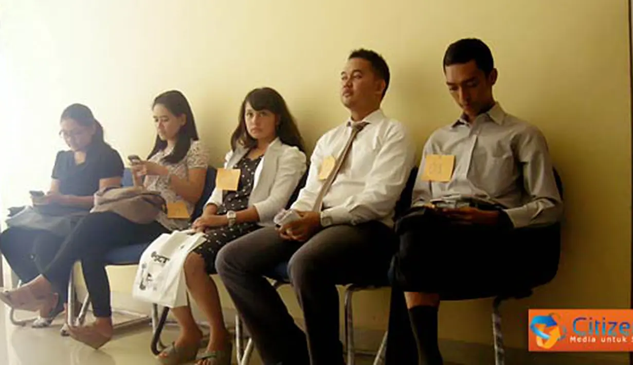 Sejumlah peserta lomba presenter SCTV Goes to Campus (SGTC) di kampus Universitas Diponegoro, Semarang. 