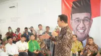 Mantan Gubernur DKI Jakarta periode 2017-2022 Anies Baswedan menghadiri acara Silaturahmi Elemen Warga Jakarta di Pekayon Raya, Jakarta Selatan, Rabu (19/6/2024). (Winda Nelfira).