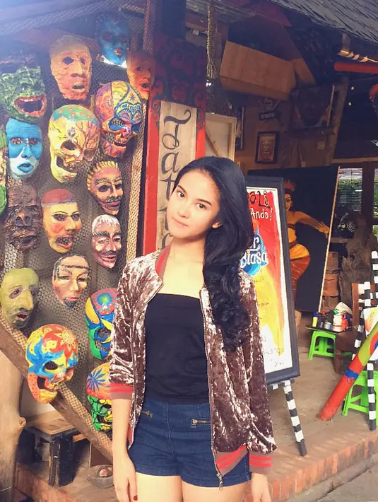 Gadis cantik ini merupakan pemeran karakter Sonya di sinetron tersebut. Ia memerankan karakter antagonis dengan sangat baik. (Foto: instagram.com/gabriellalarasati)