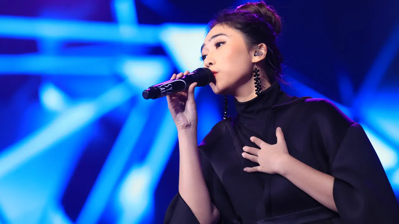 [Bintang] Isyana Sarasvati Sabet 6 Nominasi AMI Awards 2017