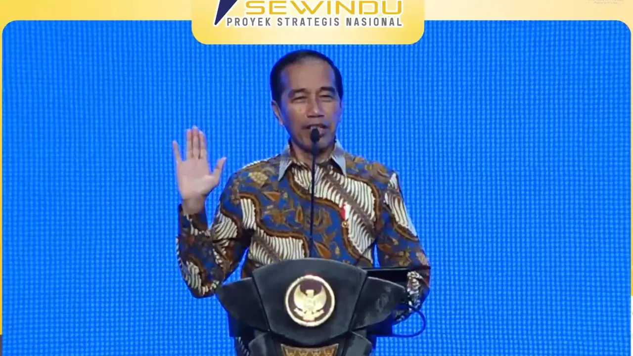 Presiden Joko Widodo (Jokowi) dalam acara Infrastructure Forum and Edutainment Expo di The Kasablanka Hall, Jakarta Selatan, Rabu (13/9/2023). (Tira/Liputan6.com)