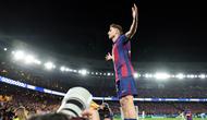 Gelandang Barcelona, Fermin Lopez, merayakan gol keempat timnya dalam laga leg kedua babak 16 besar Liga Champions antara Barcelona dan Newcastle United di Stadion Camp Nou, Barcelona, pada 18 Maret 2026. (AFP/Luis Gene)