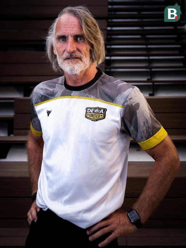 Pelatih Dewa United Jan Olde Riekerink