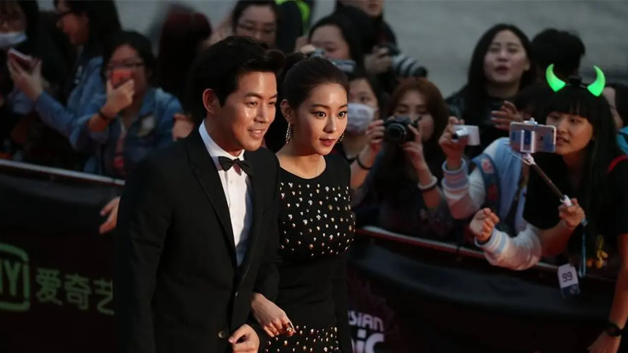 [Bintang] UEE dan Lee Sang Yoon