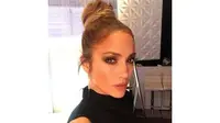Intip cantiknya Jennifer Lopez dengan gaya rambut terbarunya. (Foto:Zoereport.com)