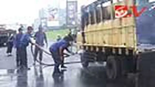 Lalai Buang Puntung Rokok, Truk Terbakar