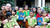 Saat launching buku berjudul "Sentra, Inspiring School. Dalam Series On Education" pada Jumat, 13 Desember 2019, Rhenald Kasali menceritakan dirinya mendirikan Yayasan Rumah Perubahan untuk anak-anak usia dini tidak mampu. (Dok Rhenald Kasali)