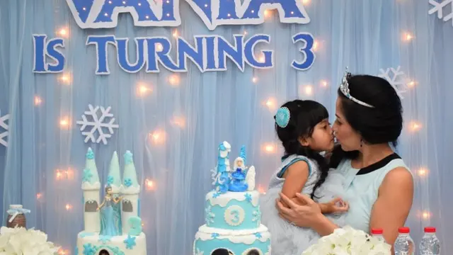 Potret Venna Melinda dan Vania Athabina