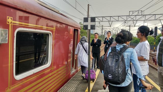Argo Muria Priority merupakan kereta jurusan Gambir-Semarang yang diluncurkan PT KA Pariwisata. Foto: Liputan6.com/Maulandy