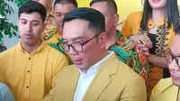 Gubernur Jawa Barat Ridwan Kamil menegaskan dirinya tidak maju Pilpres 2024. Ia akan taat aturan Partai Golkar yang mendukung Airlangga Hartarto sebagai Capres 2024. (Liputan6.com/Winda Nelfira)