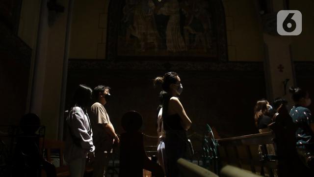 Khidmat Misa Malam Natal 2022 di Gereja Katedral Jakarta