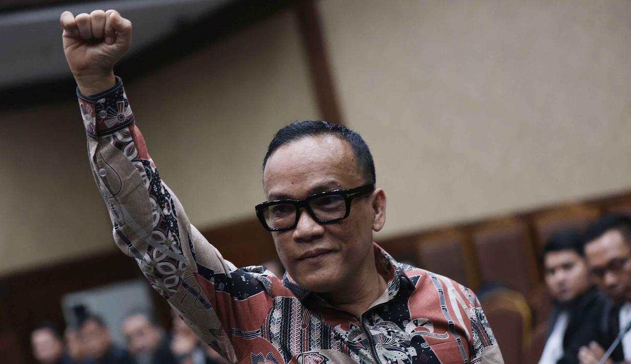 Mantan Wakil Menteri Ketenagakerjaan (Wamenaker), Immanuel Ebenezer Gerungan namalain Noel, saat mengikuti sidang pembacaan tuntutan dari Jaksa Penuntut Umum (JPU) atas kasus dugaan pemerasan dan penerimaan gratifikasi mengenai pengurusan sertifikasi Keselamatan dan Kesehatan Kerja (K3) di lingkungan kementerian Ketenagakerjaan di Pengadilan Tindak Pidana Korupsi, Jakarta, Senin (18/5/2026). (Kapanlagi.com/Budy Santoso)