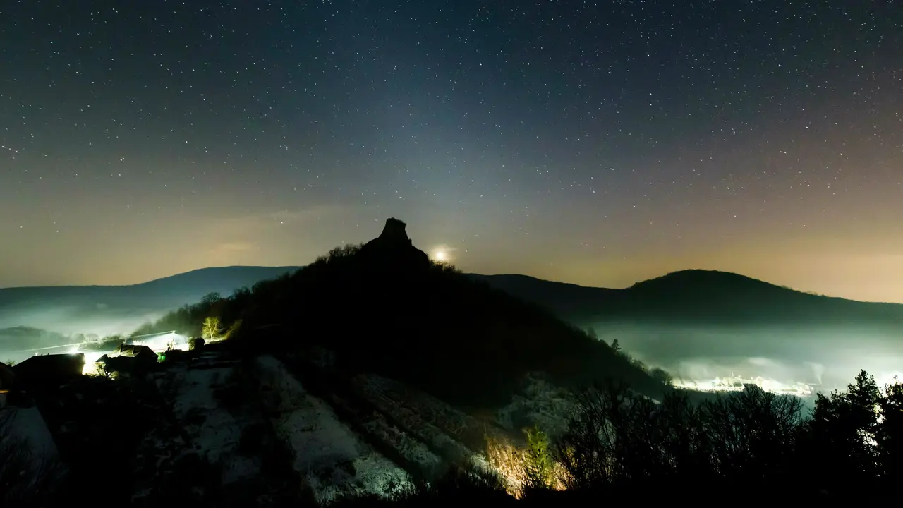 Fenomena Astronomi Indah di Langit Slovakia