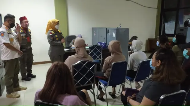 Pasangan diduga mesum di Depok diamankan Satpol PP