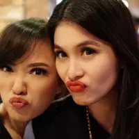 Sandra Dewi dan Yuanita Christiani. (foto: instagram.com/yuanitachrist)
