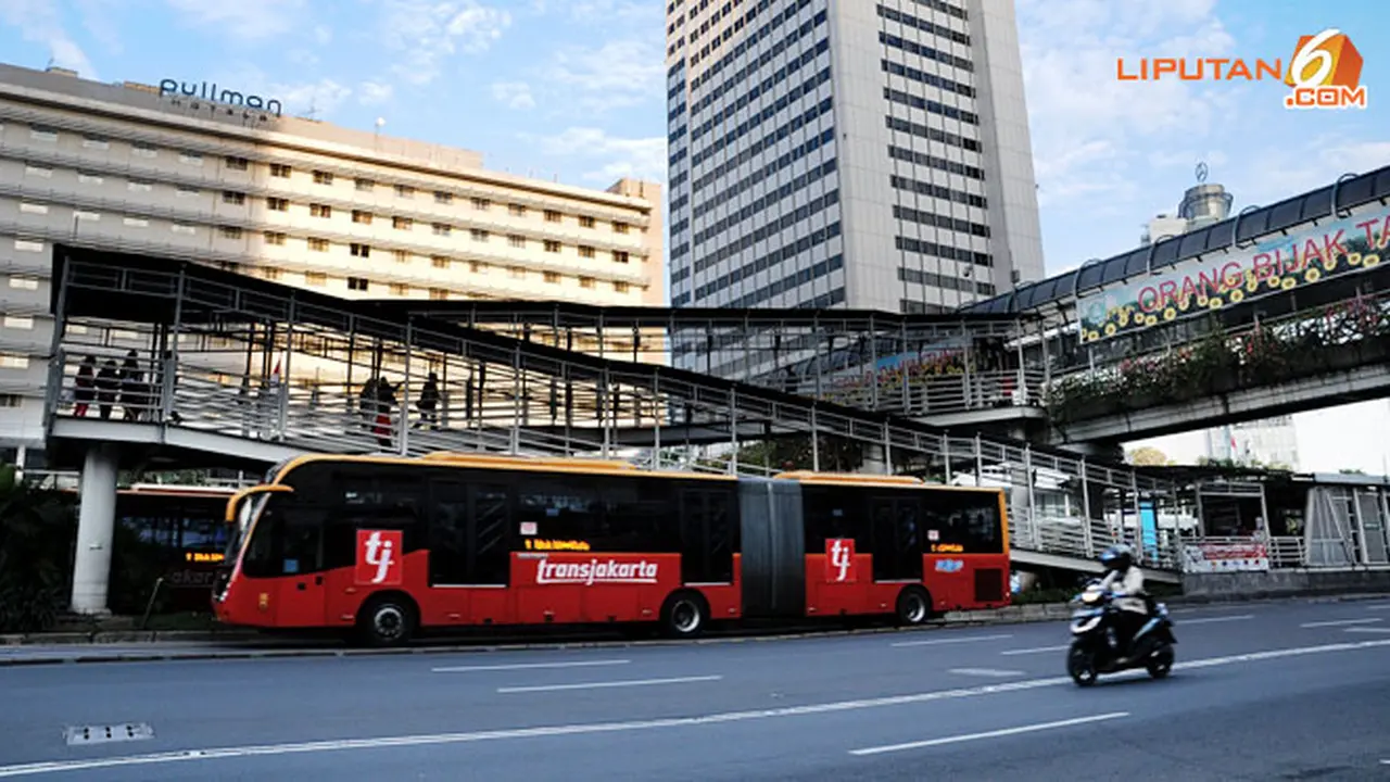 2foto-busway130424b.jpg