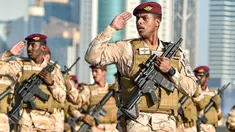 Tentara Qatar berpartisipasi dalam latihan parade militer untuk Hari Nasional Qatar di Doha, ibu kota Qatar (11/12/2020). Qatar akan merayakan Hari Nasional pada 18 Desember. (Xinhua/Nikku)