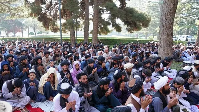 Pemimpin Taliban Haibatullah Akhunzada pada hari Minggu mengucapkan selamat kepada rakyat Afghanistan atas "kemenangan dan kebebasan" tanpa menyebutkan krisis kemanusiaan di negara itu [Foto oleh Otoritas Taliban melalui AFP]