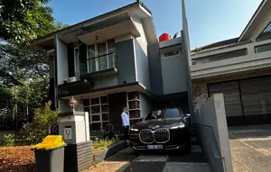 KPK Geledah Rumah Suami Fadia Arafiq