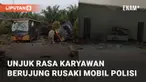 Puluhan buruh yang terlibat demo berujung rusuh dengan aparat kepolisian. Aksi ini terjadi di Kecamatan Jagoi, Kabupaten Bengkayang, Sabtu (19/08/2023)