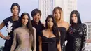 Tentu saja kabar tersebut tak bisa dipercaya. Penggemar keluarga Kardashian-Jenner pasti tahu bahwa semua saudarinya telah bahagia bersama pasangan mereka saat Kylie hamil. (Cosmopolitan)