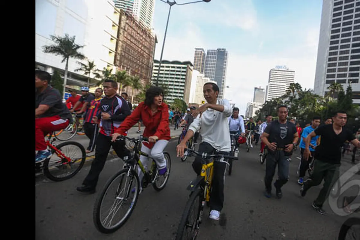 Presiden Jokowi Bersepeda Santai di Car Free Day