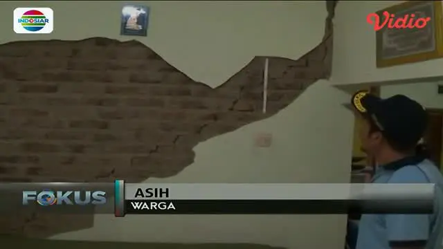Ratusan rumah di Tasikmalaya, Jawa Barat, mengalami kerusakan akibat diguncang gempa.
