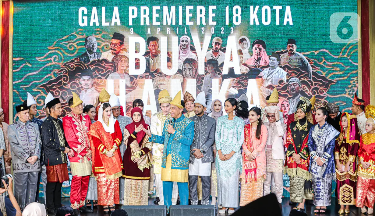 Film ini sendiri mendapat sambutan dan antusiasme masyarakat di tanah air yang mengisahkan perjalanan hidup Buya Hamka yang religius dan patriotisme. (Liputan6.com/Faizal Fanani)